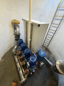 Zestaw hydroforowy AZH z pompami wielostopniowymi Lowara e-SV